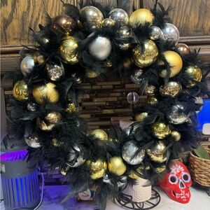 Pier 1 Imports 18"  Black Feather Wreath Gold Silver Ornaments Rare BNWT
